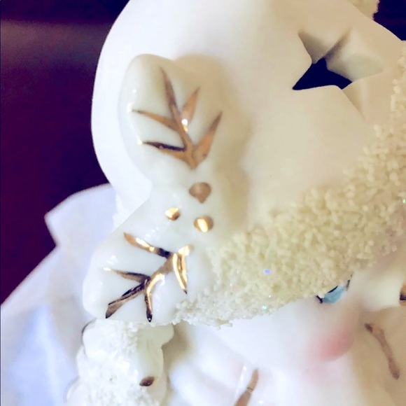 NEW Large Sitting Snowman - Picture 4 of 6